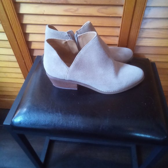 Booties - Picture 5 of 6